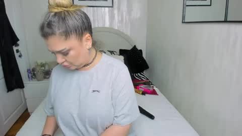Miss Deea online show from 05-31-26, 04:53
