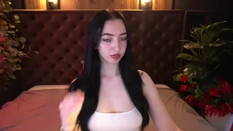 Snapshot of wildkittenx_ chatting on 04-17-26, 06:05 Alena online show from 04-17-26, 06:05