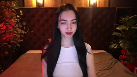 Snapshot of wildkittenx_ chatting on 04-19-26, 05:40 Alena online show from 04-19-26, 05:40