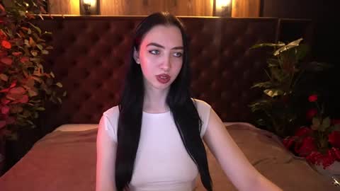 Snapshot of wildkittenx_ chatting on 04-22-26, 06:49 Alena online show from 04-22-26, 06:49