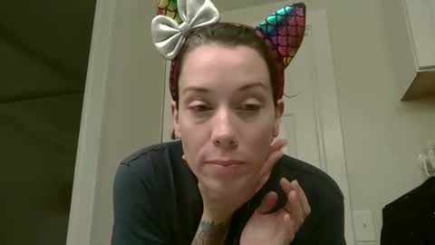 Snapshot of wildthornepenny chatting on 11-17-25, 01:00 Penny online show from 11-17-25, 01:00