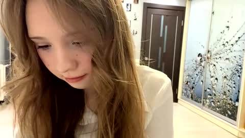 Olivia online show from 03-08-26, 05:17