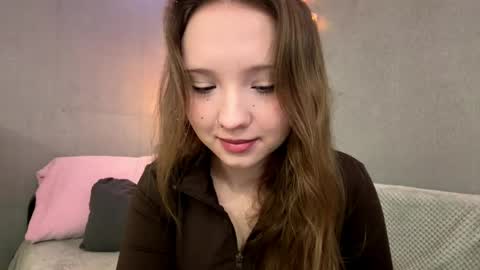 Snapshot of willenasow chatting on 05-20-26, 03:18 Olivia online show from 05-20-26, 03:18