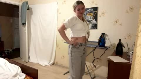 Sophia online show from 03-24-26, 03:39