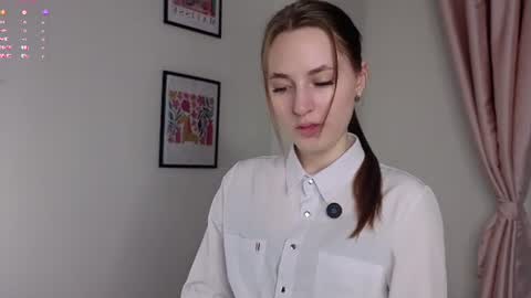 Sarah online show from 06-22-26, 01:18