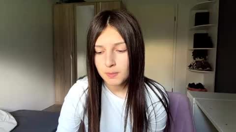 Snapshot of williemaemeachem chatting on 06-23-26, 07:06 Mari online show from 06-23-26, 07:06