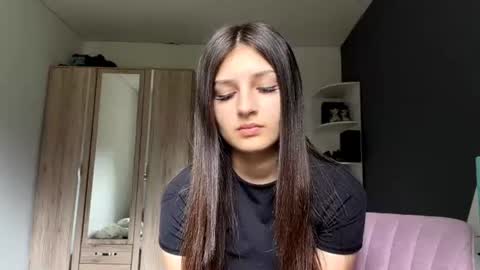 Snapshot of williemaemeachem chatting on 07-07-26, 07:23 Mari online show from 07-07-26, 07:23