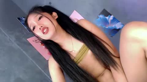 Snapshot of willing_and_wet chatting on 07-17-26, 09:08 LE XI online show from 07-17-26, 09:08