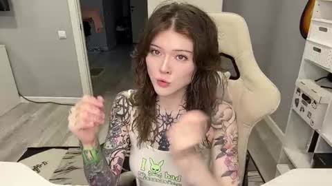 Luna online show from 07-22-26, 10:29