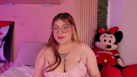 Winnie online show from 06-25-26, 05:12