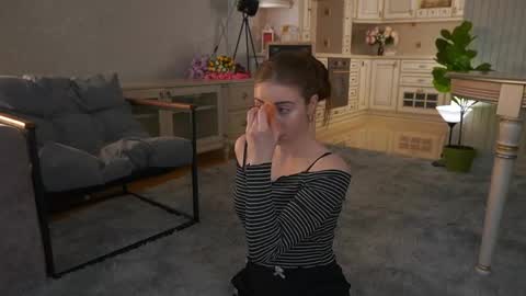 Lillian online show from 04-17-26, 03:20