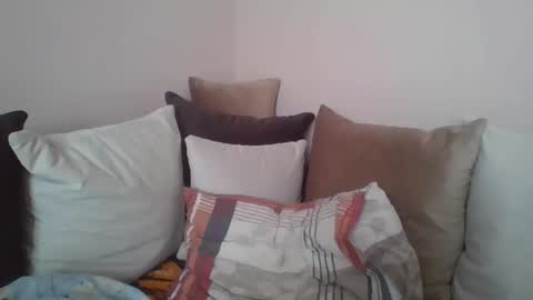 Snapshot of winston1982q chatting on 03-01-26, 12:51 winston1982q online show from 03-01-26, 12:51