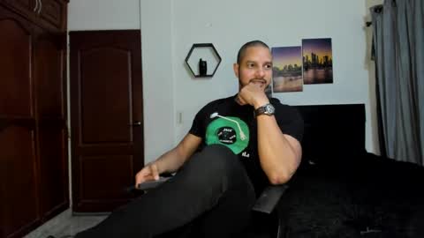 Snapshot of wncmodels chatting on 09-23-25, 04:04 Magnus Dark independent model online show from 09-23-25, 04:04