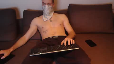 wolf021221 online show from 04-13-26, 08:20
