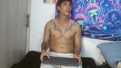 wolf_light online show from 12-20-25, 11:12