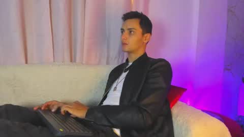 Snapshot of wolfkyng chatting on 06-20-26, 10:51 Andrew online show from 06-20-26, 10:51