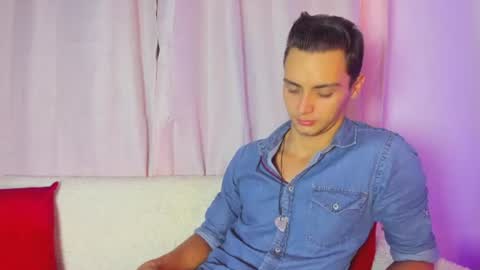 Snapshot of wolfkyng chatting on 07-27-26, 11:39 Andrew online show from 07-27-26, 11:39