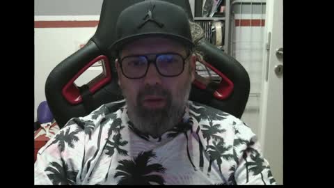 Snapshot of womenizzeer chatting on 05-17-26, 11:12 Adam online show from 05-17-26, 11:12