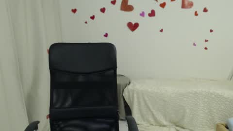 Snapshot of wonderr_woman chatting on 05-10-26, 07:52 wonderr_woman online show from 05-10-26, 07:52