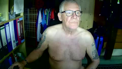 Snapshot of wonneprop10 chatting on 05-19-26, 11:05 Always Horny online show from 05-19-26, 11:05