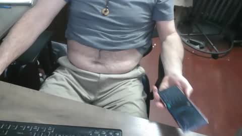 Snapshot of woodworker6473 chatting on 04-25-26, 12:24 woodworker6473 online show from 04-25-26, 12:24