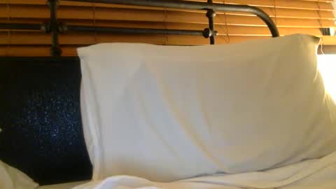 woof_wolf37 online show from 02-06-26, 03:00