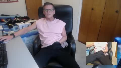 Snapshot of worldlarge chatting on 02-16-25, 12:54 Large one online show from 02-16-25, 12:54