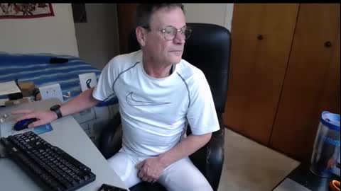 Snapshot of worldlarge chatting on 11-09-25, 01:09 Large one online show from 11-09-25, 01:09