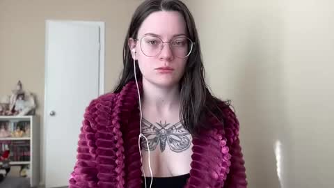 Lucina online show from 01-07-25, 03:33