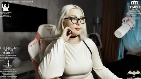 Snapshot of wounded_goddess chatting on 10-29-25, 05:31 Goddess Sophy online show from 10-29-25, 05:31