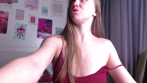 Snapshot of wrathbabe chatting on 05-01-26, 07:57 Bella online show from 05-01-26, 07:57