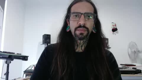 Snapshot of x_dr4ma_x chatting on 04-12-26, 04:28 xdramax online show from 04-12-26, 04:28