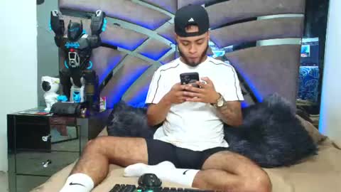 Snapshot of xanderstone00 chatting on 06-16-26, 04:48 Xanderstone online show from 06-16-26, 04:48
