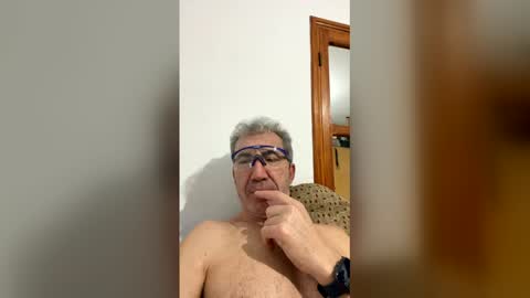 Snapshot of xaxi3 chatting on 02-16-26, 09:33 xaxi3 online show from 02-16-26, 09:33