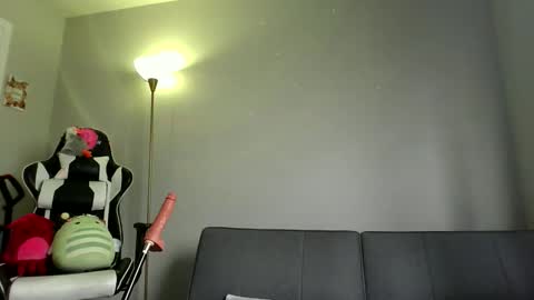  charlotte euphoria  online show from 11-19-25, 07:58