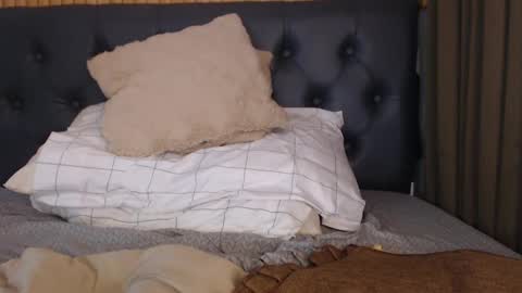 preciousxoxo  online show from 12-19-24, 11:07