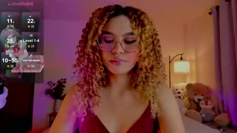 Snapshot of ximena_sotto1 chatting on 07-02-26, 03:23 camila online show from 07-02-26, 03:23