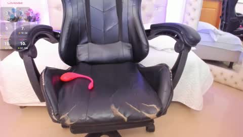 Snapshot of xiomara_cortes chatting on 01-22-25, 10:15 xiomara_cortes online show from 01-22-25, 10:15