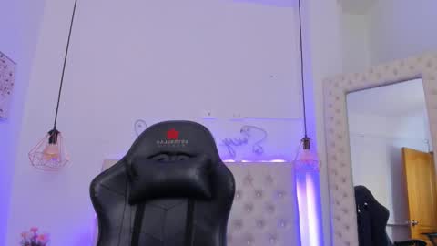 Snapshot of xiomara_cortes chatting on 02-25-25, 07:42 xiomara_cortes online show from 02-25-25, 07:42