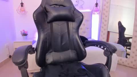 Snapshot of xiomara_cortes chatting on 02-27-25, 01:48 xiomara_cortes online show from 02-27-25, 01:48