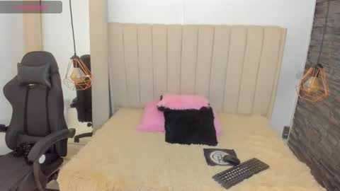 Snapshot of xiomara_cortes chatting on 10-08-25, 12:58 xiomara_cortes online show from 10-08-25, 12:58