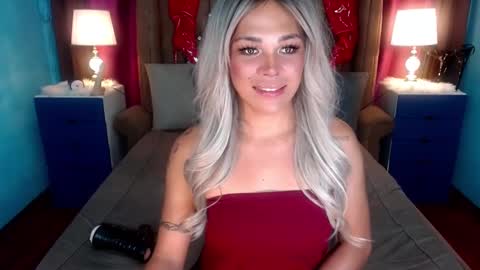 Snapshot of xnaughty_haileyx chatting on 02-19-25, 02:34 Hailey online show from 02-19-25, 02:34