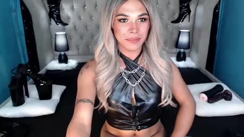Snapshot of xnaughty_haileyx chatting on 02-28-25, 07:48 Hailey online show from 02-28-25, 07:48