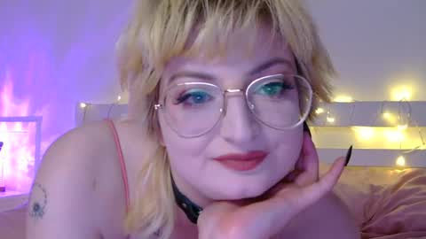 Starlette online show from 06-25-26, 11:53