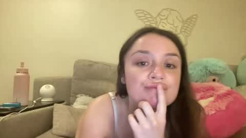 Snapshot of xoxo_roseee chatting on 05-29-26, 03:37 xoxo rosee online show from 05-29-26, 03:37
