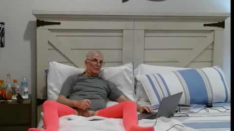 Xposer2 online show from 10-27-25, 03:43