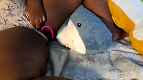 Snapshot of xunrichkitschbitchx chatting on 01-07-25, 07:17 Syd online show from 01-07-25, 07:17