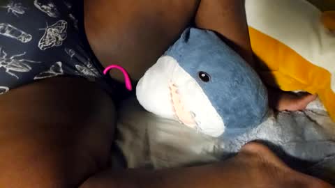 Snapshot of xunrichkitschbitchx chatting on 03-02-25, 07:43 Syd online show from 03-02-25, 07:43