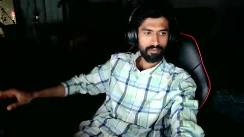 Snapshot of xwuvzyew chatting on 12-16-24, 02:15 x online show from 12-16-24, 02:15