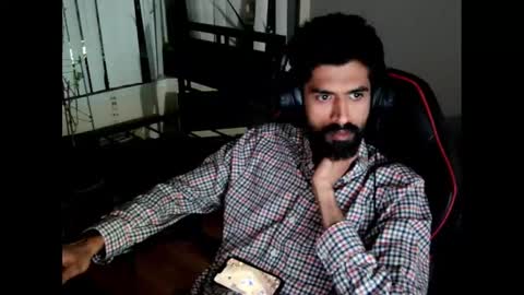 Snapshot of xwuvzyew chatting on 12-23-24, 02:35 x online show from 12-23-24, 02:35